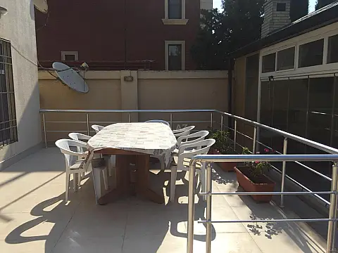 Satılır 4 otaqlı həyət evi 350 m²