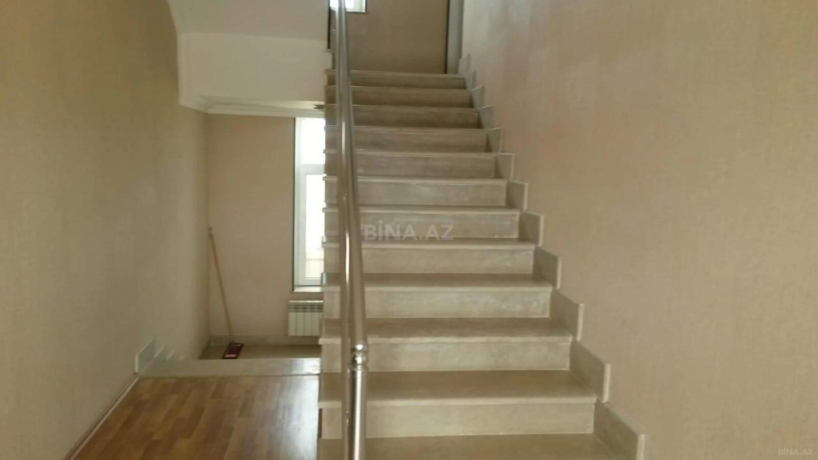 Satılır 4 otaqlı həyət evi 350 m²