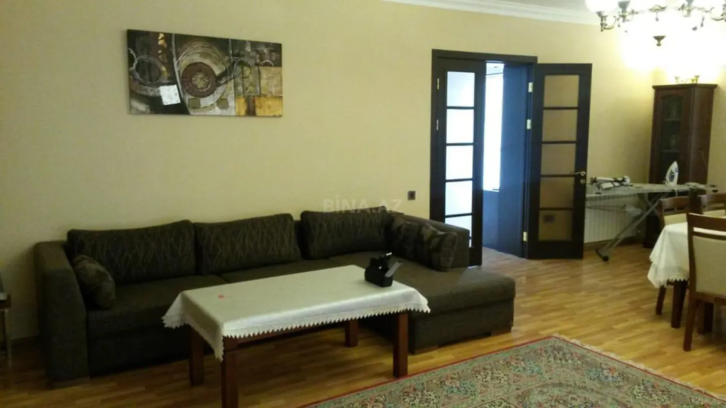 Satılır 4 otaqlı həyət evi 350 m²