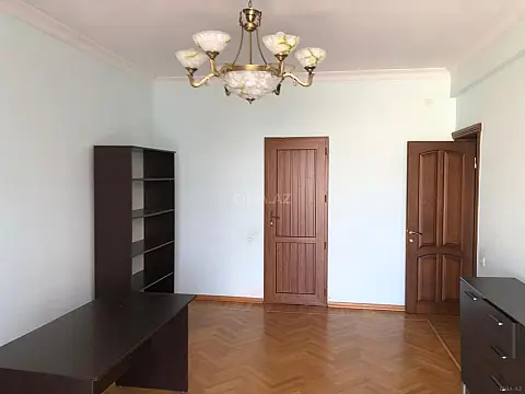 Kirayə verilir 4 otaqlı ofis 200 m² — Bakı 4 otaq 200.00 m²