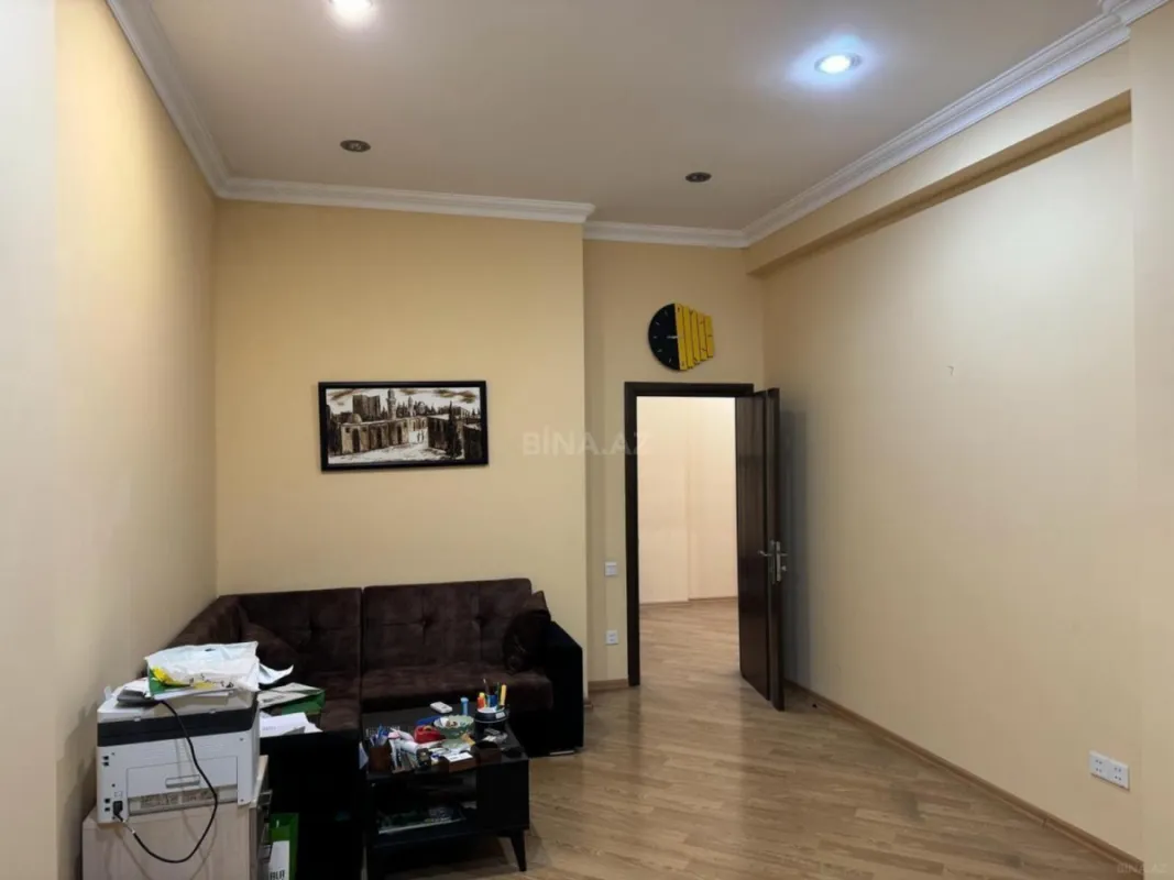 Kirayə verilir 3 otaqlı ofis 161 m²