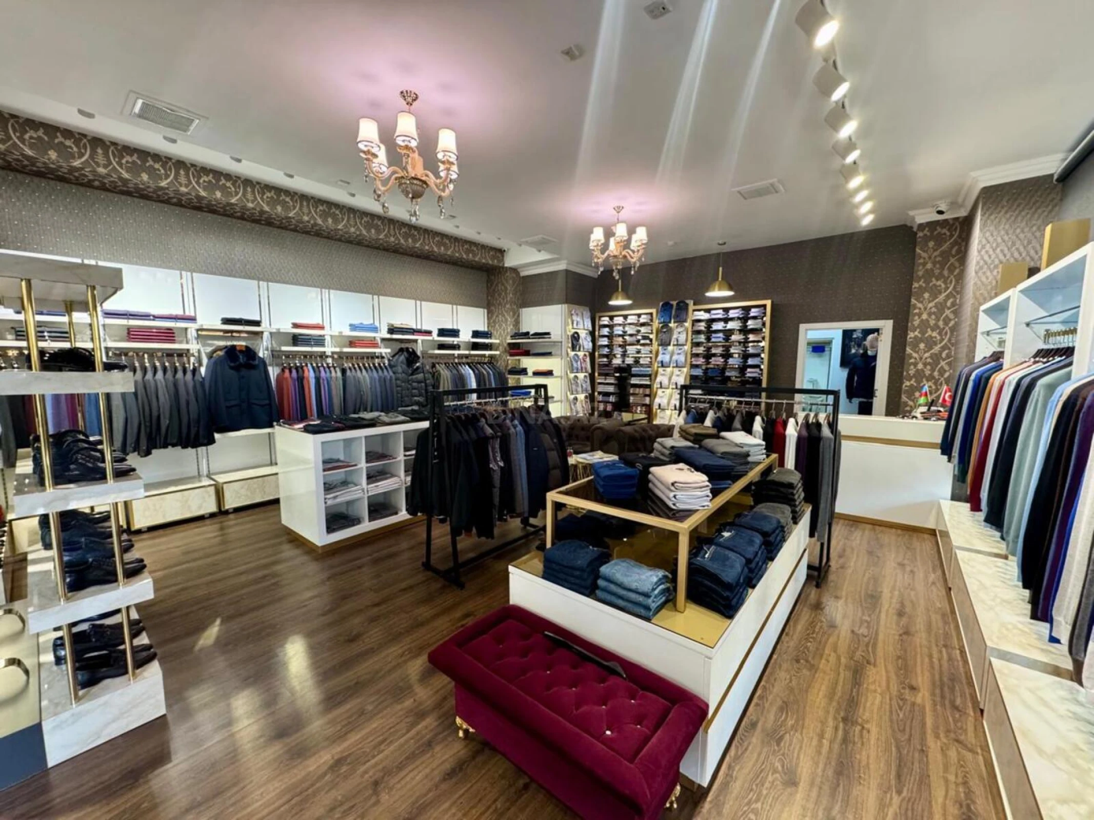 Satılır obyekt 140 m²