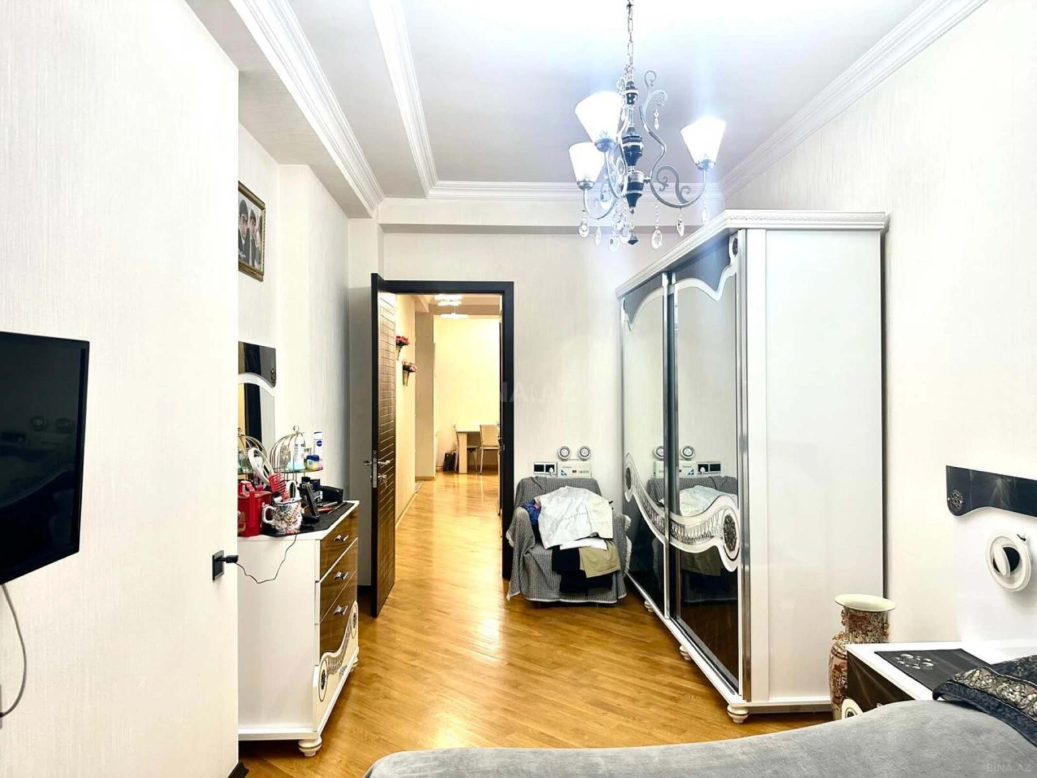 Satılır 4 otaqlı mənzil 190 m²