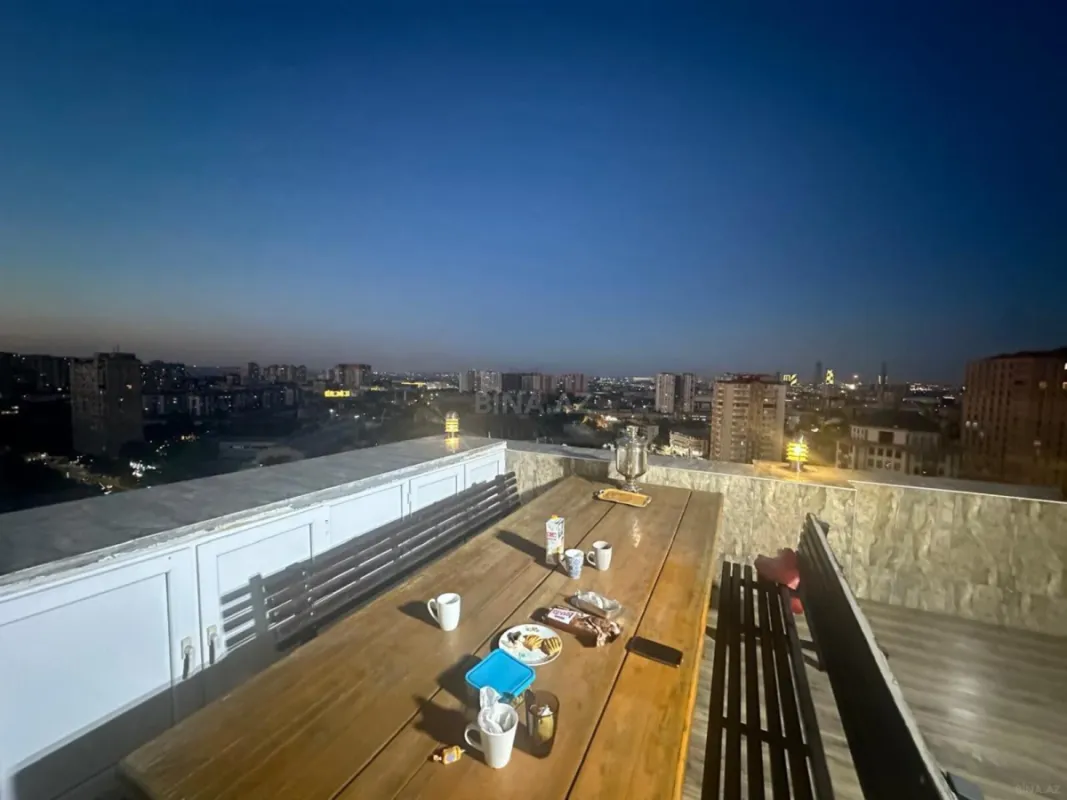 Satılır 4 otaqlı mənzil 190 m²