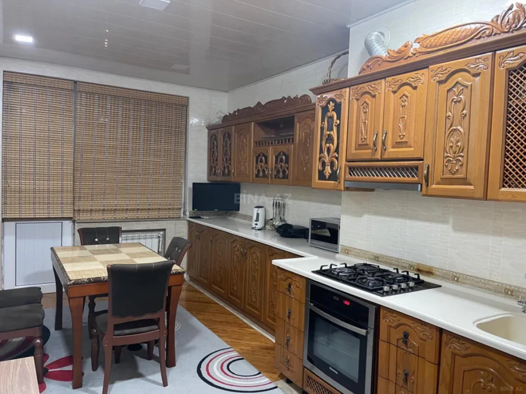 Satılır 3 otaqlı mənzil 158 m²