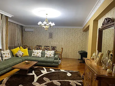 Satılır 3 otaqlı mənzil 158 m²