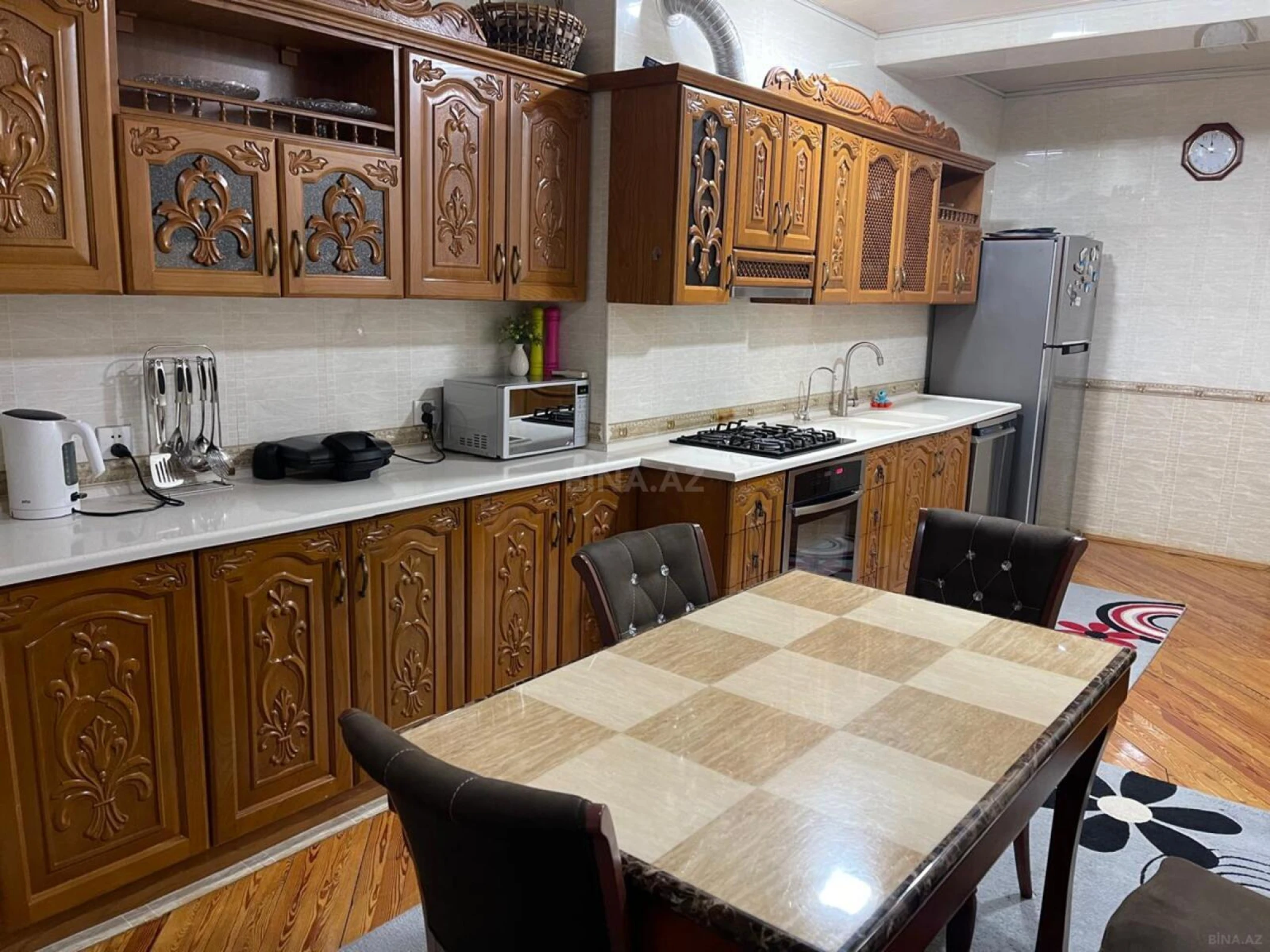 Satılır 3 otaqlı mənzil 158 m²