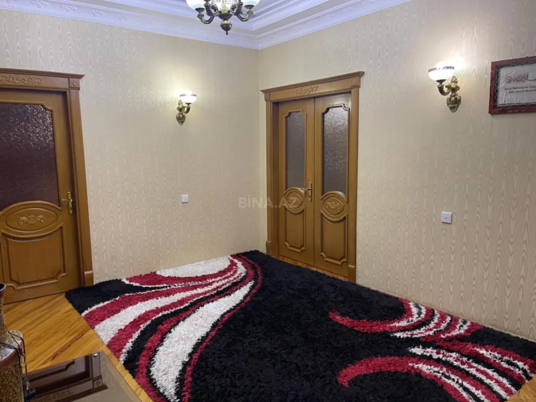 Satılır 3 otaqlı mənzil 158 m²