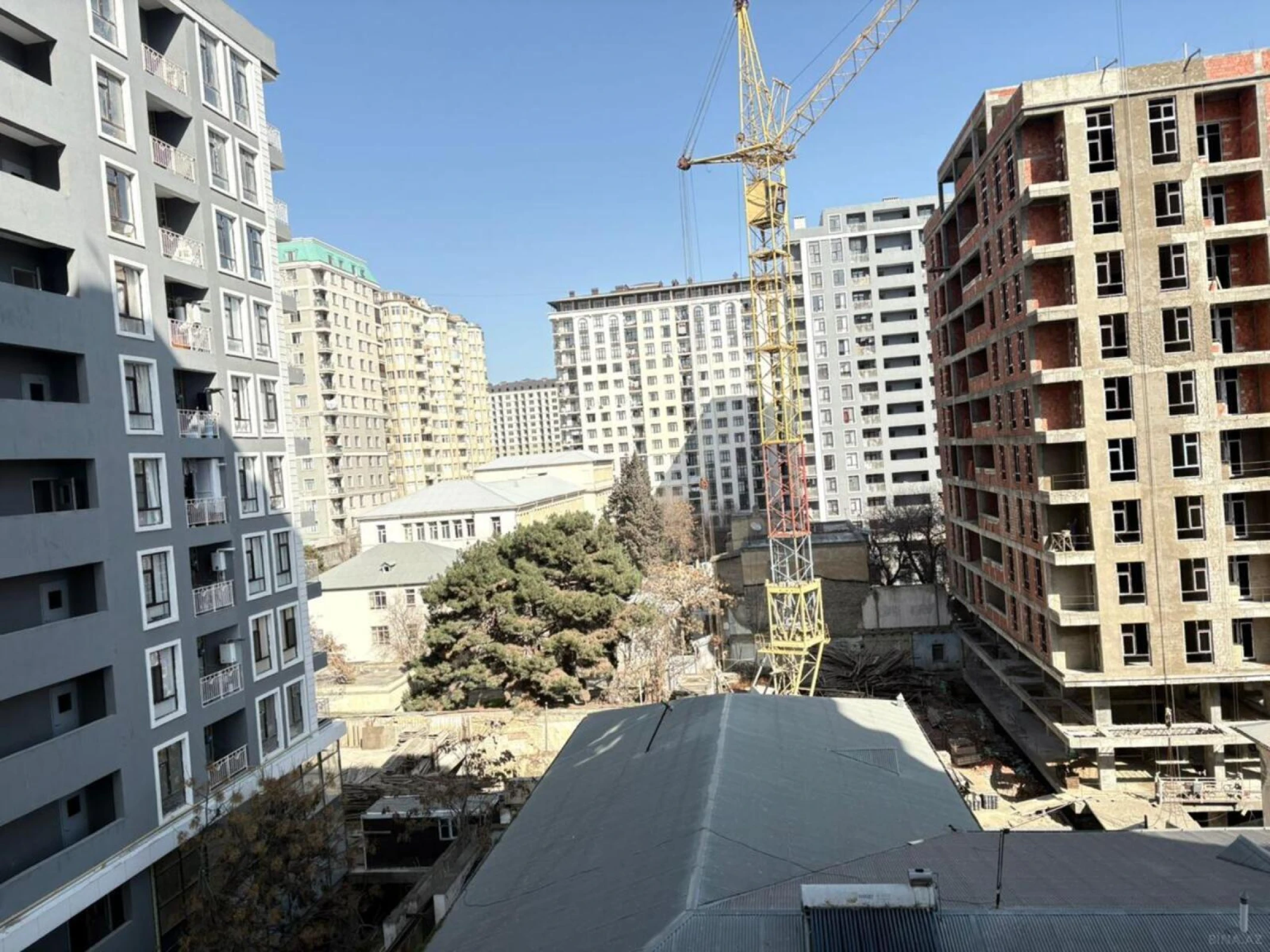 Satılır 2 otaqlı mənzil 80 m²