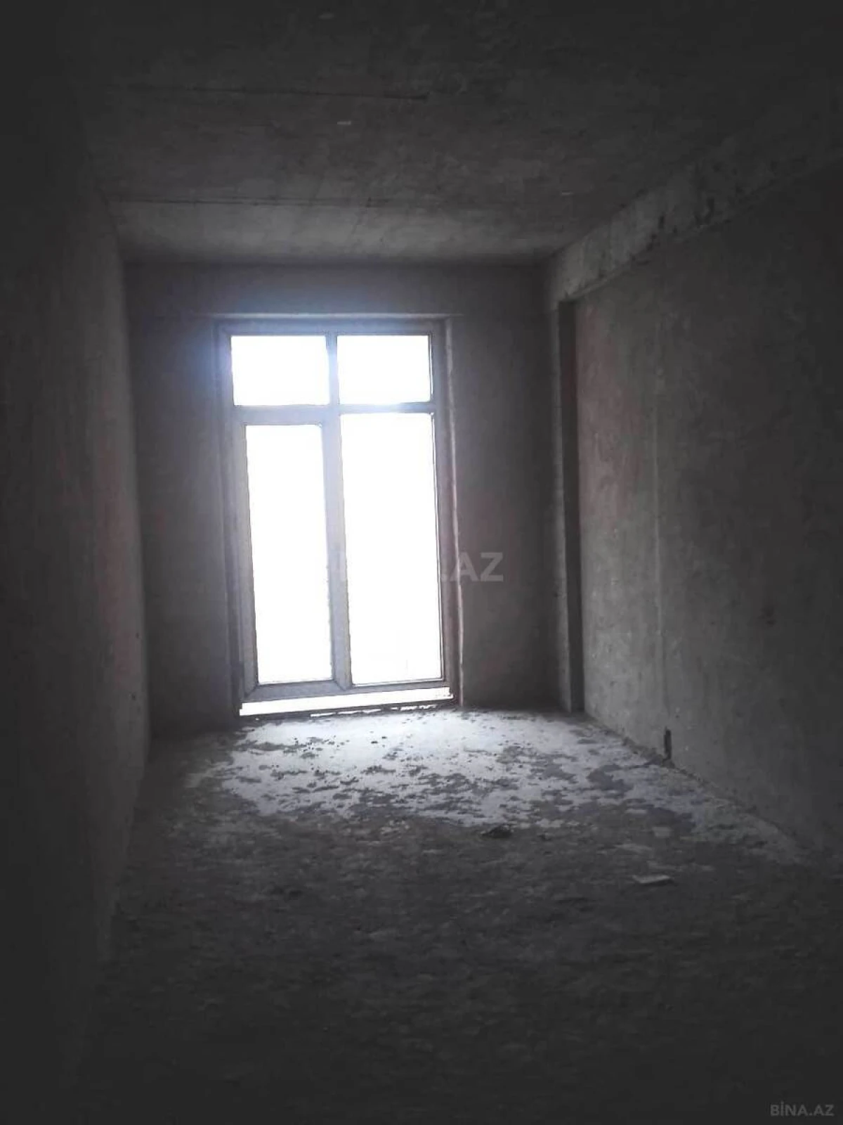 Satılır 4 otaqlı mənzil 159 m²