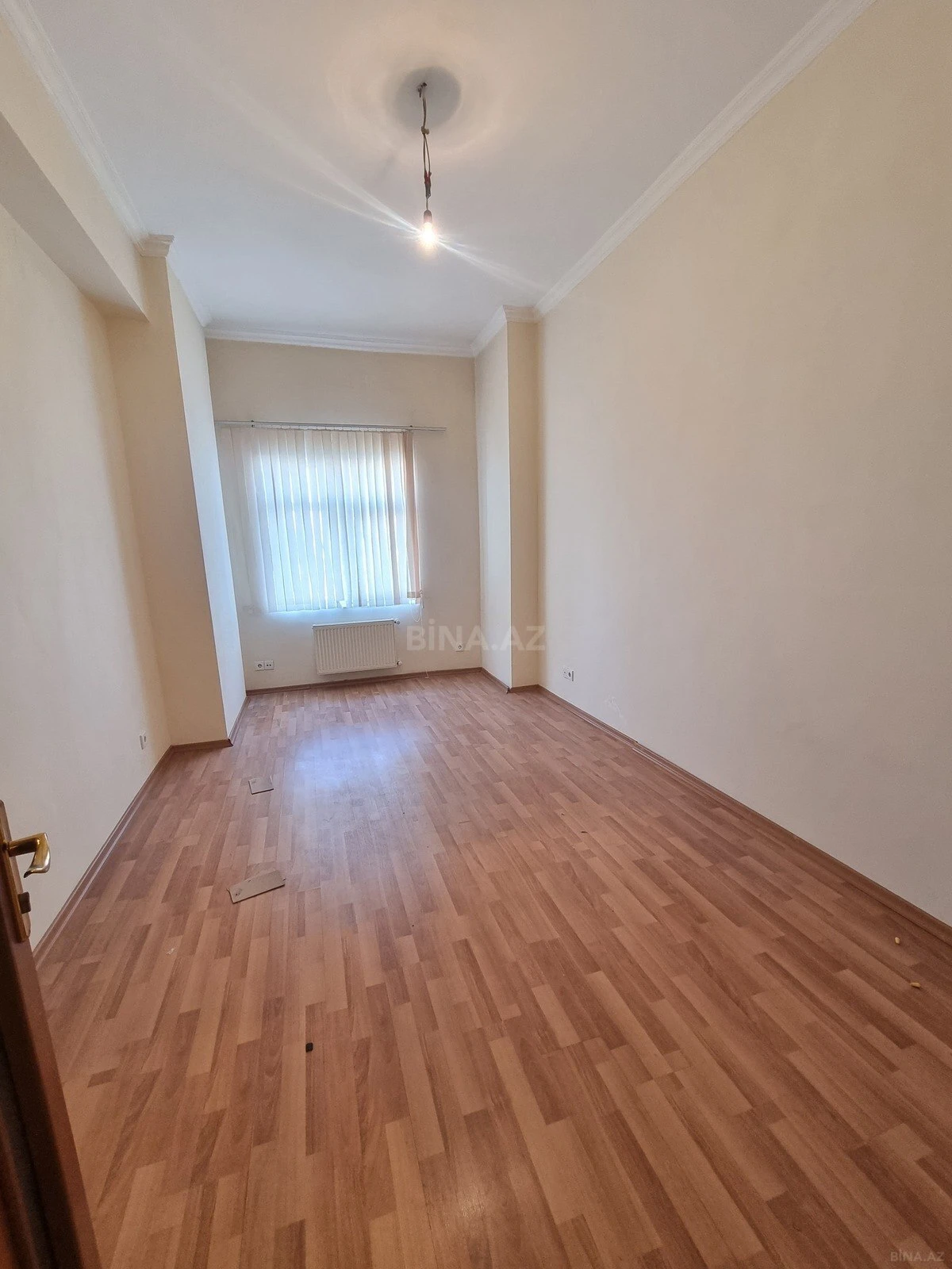 Satılır 3 otaqlı mənzil 122 m²