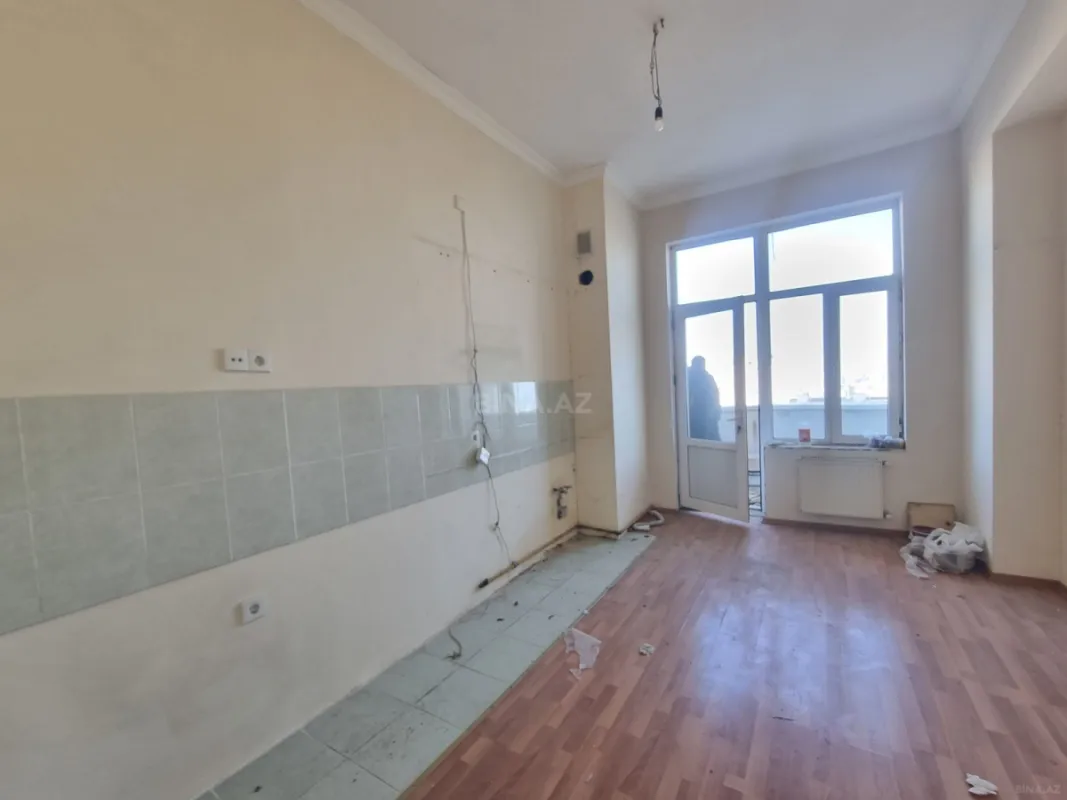 Satılır 3 otaqlı mənzil 122 m²