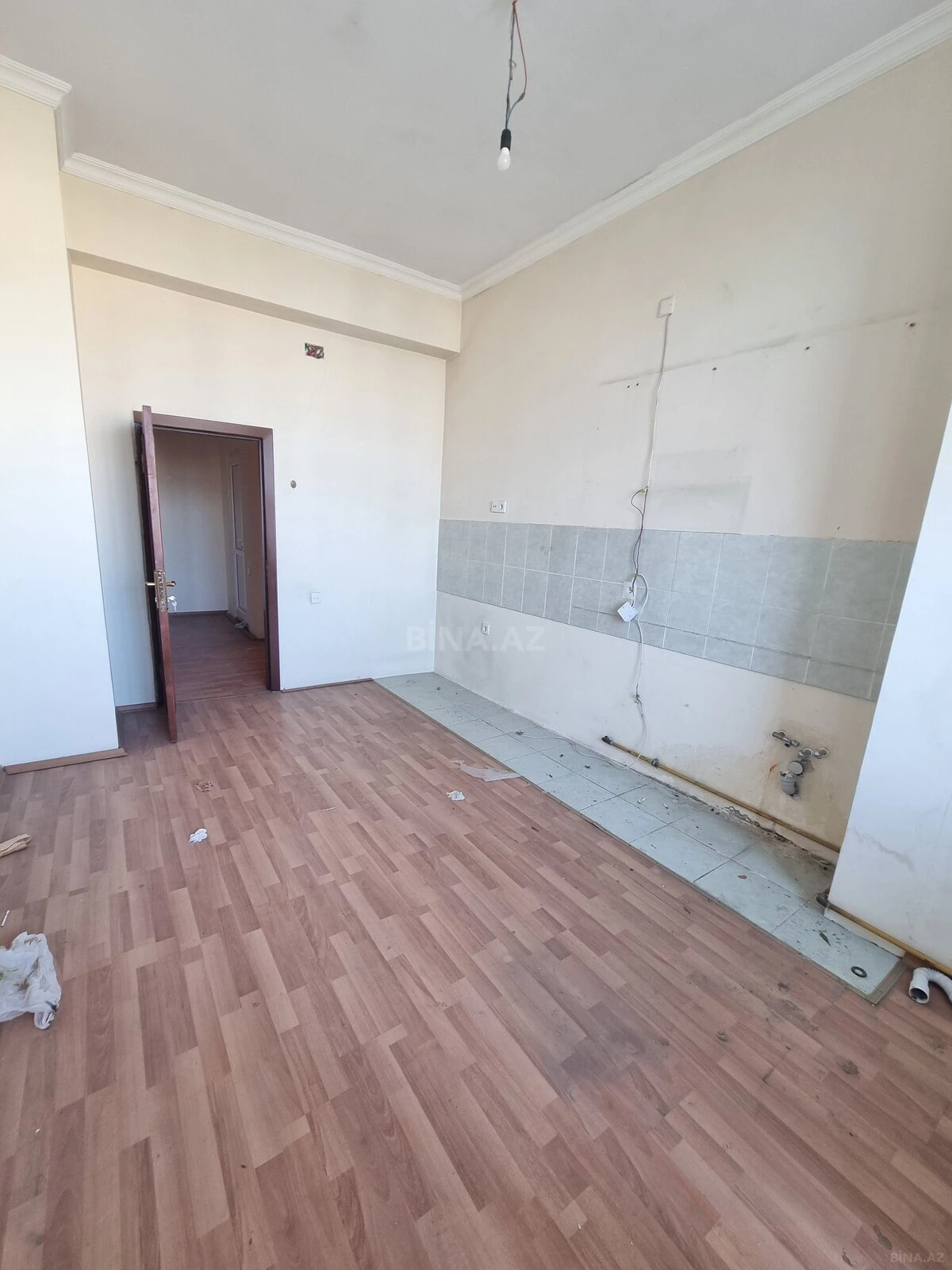 Satılır 3 otaqlı mənzil 122 m²