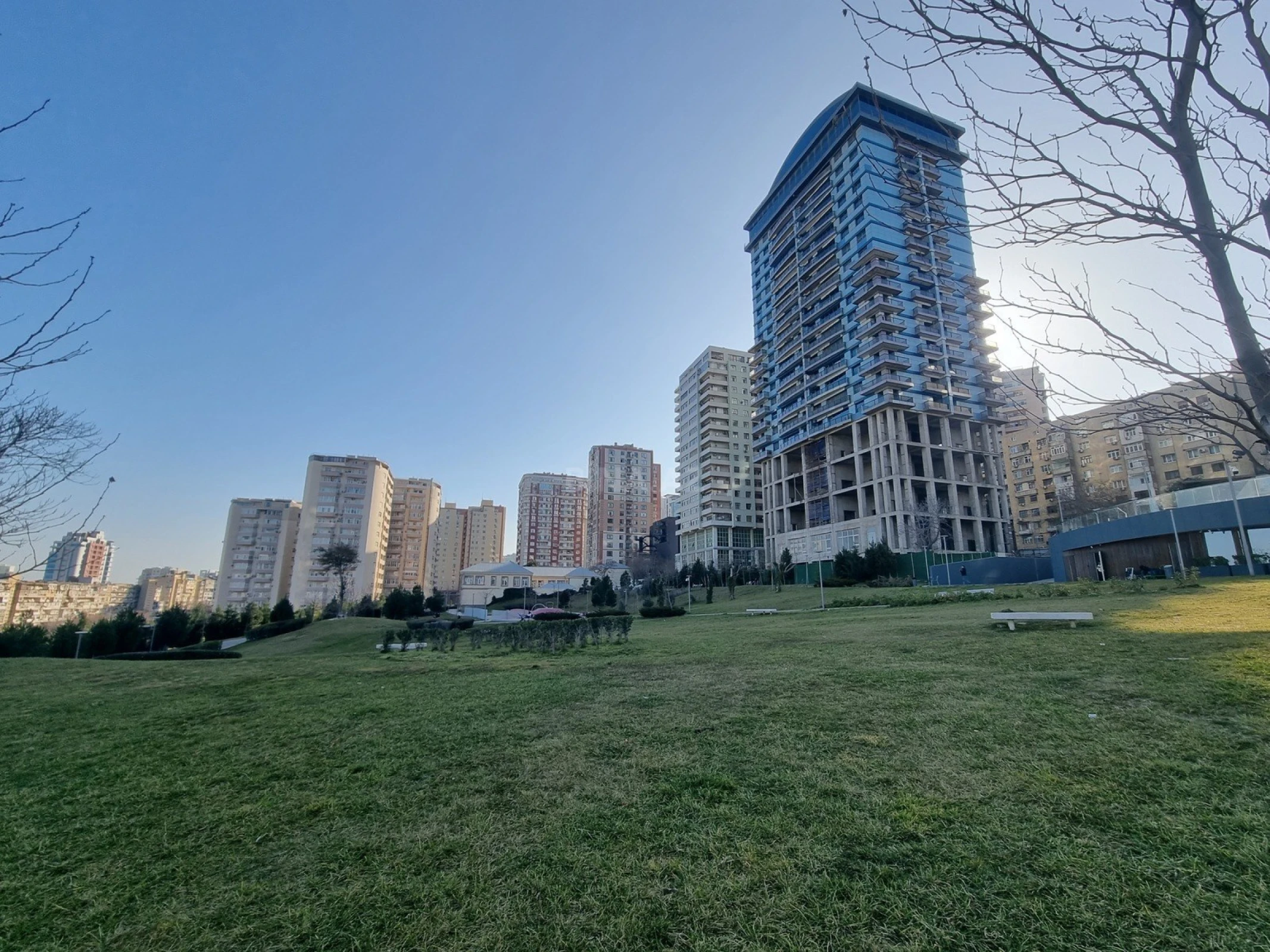 Satılır 3 otaqlı mənzil 122 m²