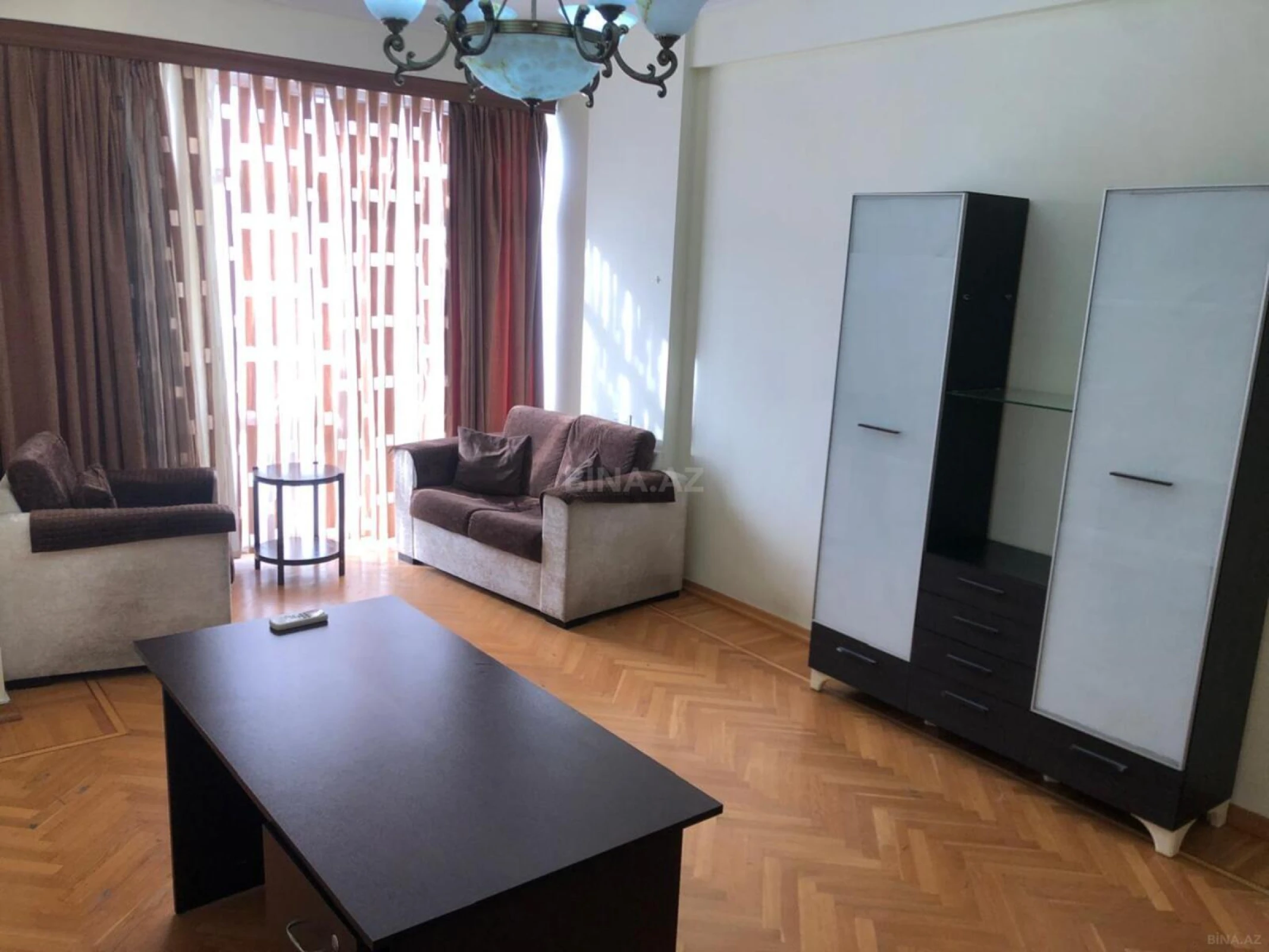 Kirayə verilir 4 otaqlı ofis 200 m²