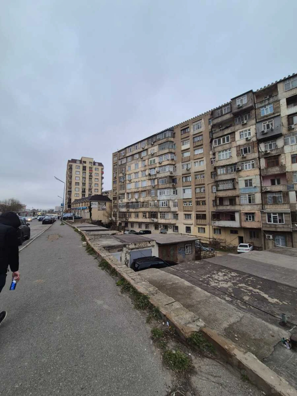 Satılır 4 otaqlı mənzil 90 m²