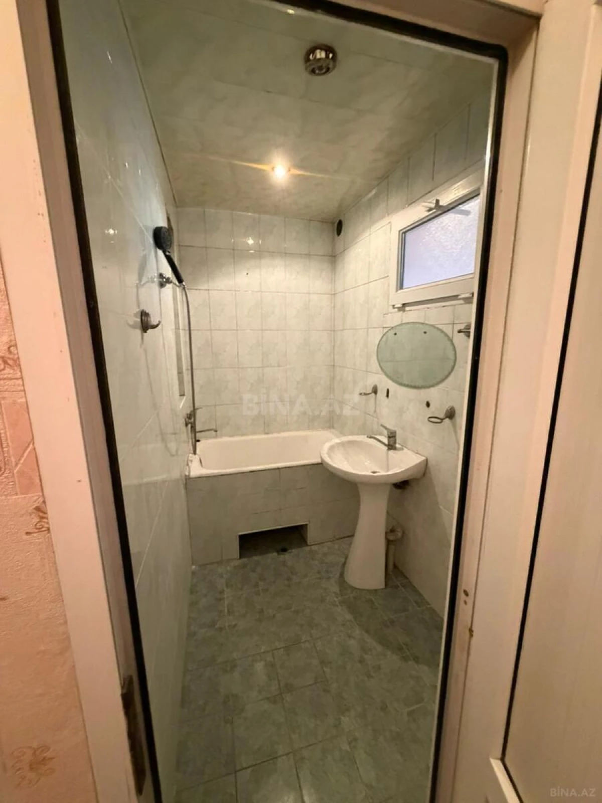 Kirayə verilir 2 otaqlı mənzil 76 m²