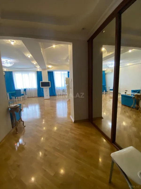 Kirayə verilir 2 otaqlı mənzil 80 m²