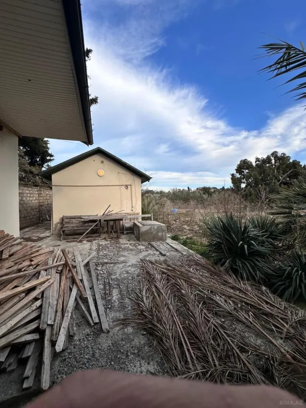 Satılır 11 otaqlı həyət evi 170 m²