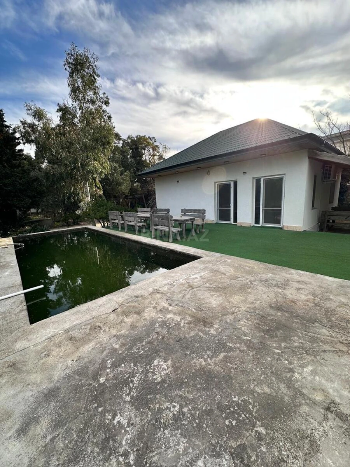 Satılır 11 otaqlı həyət evi 170 m²