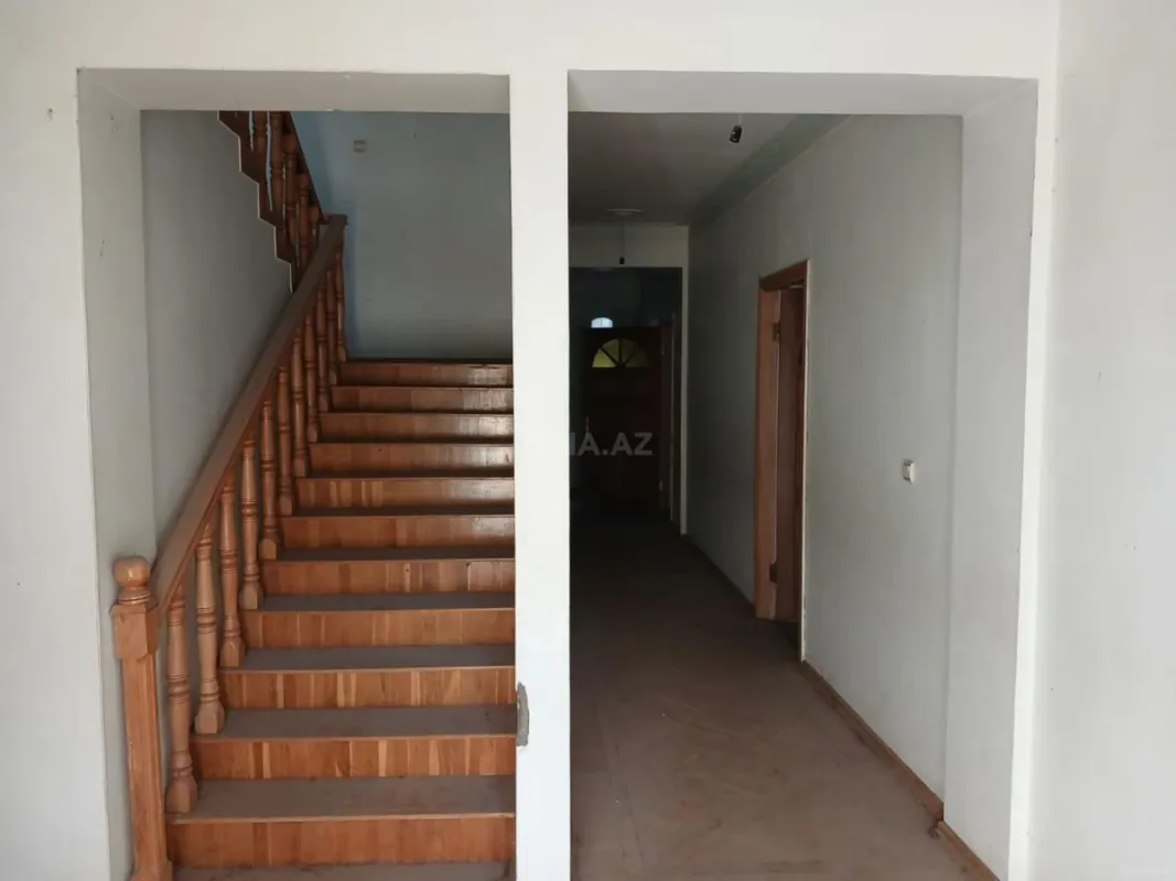 Kirayə verilir 10 otaqlı həyət evi 350 m²