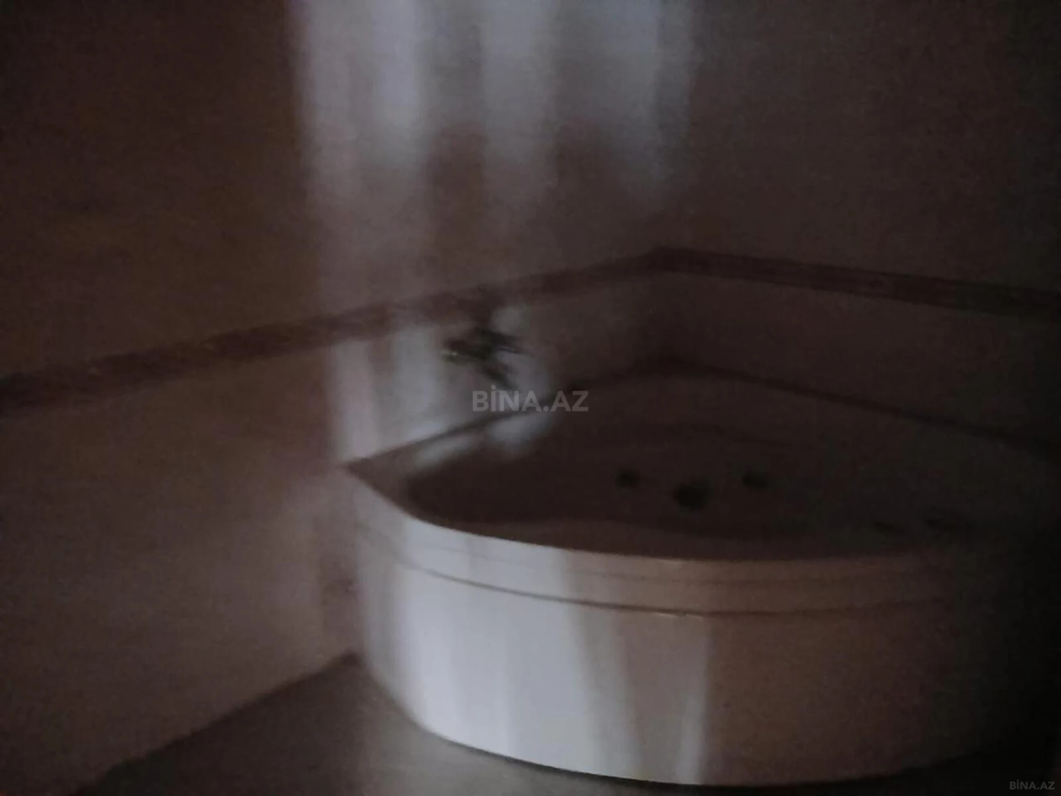 Kirayə verilir 10 otaqlı həyət evi 350 m²