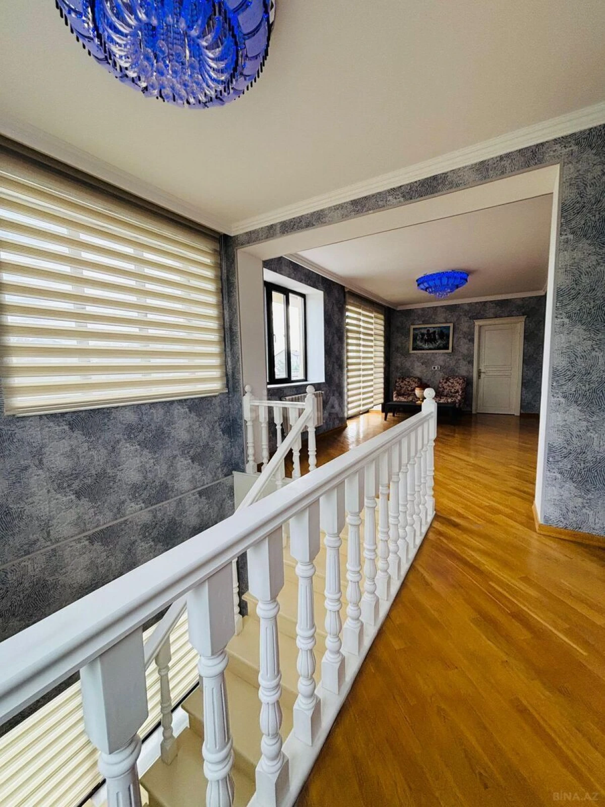 Satılır 5 otaqlı həyət evi 300 m²