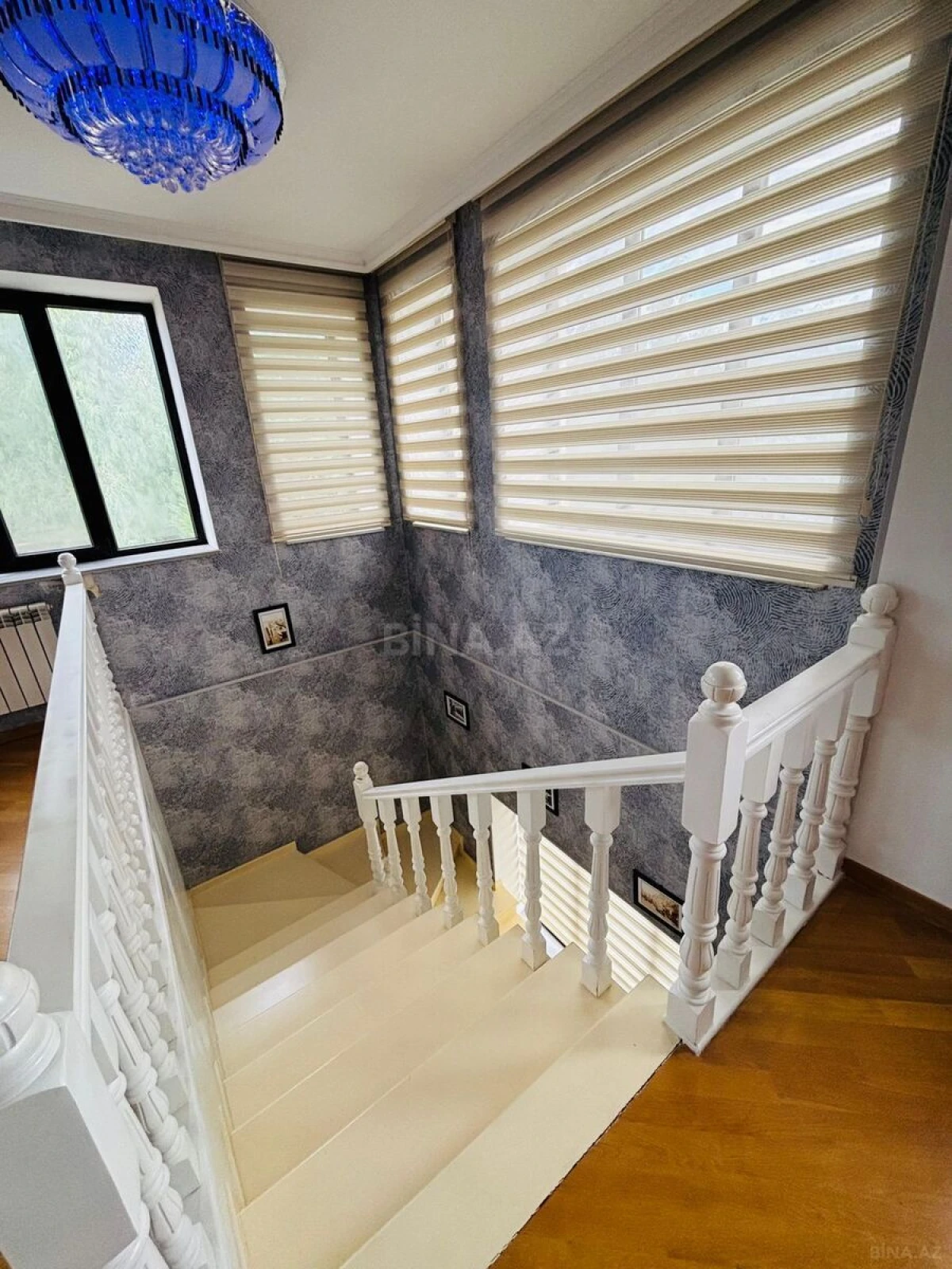 Satılır 5 otaqlı həyət evi 300 m²