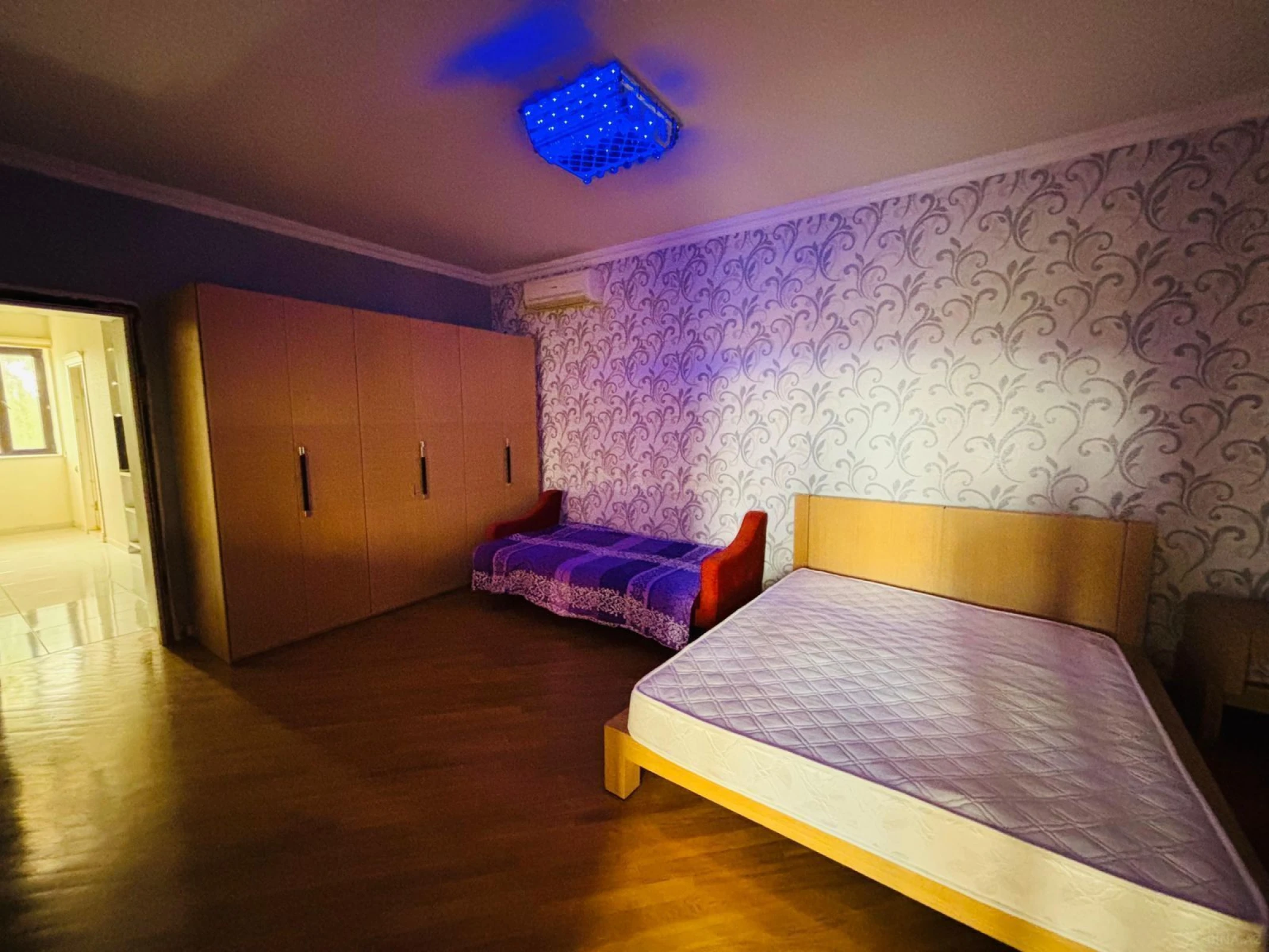 Satılır 5 otaqlı həyət evi 300 m²