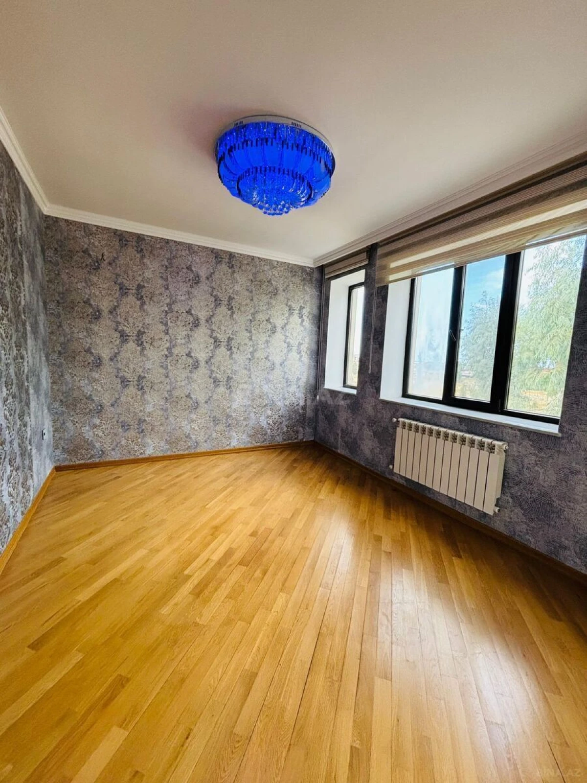 Satılır 5 otaqlı həyət evi 300 m²