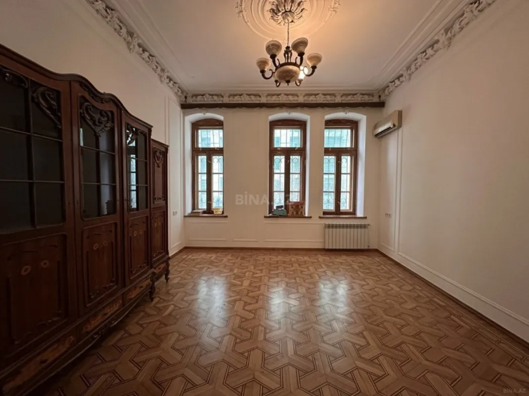 Kirayə verilir 5 otaqlı ofis 200 m²