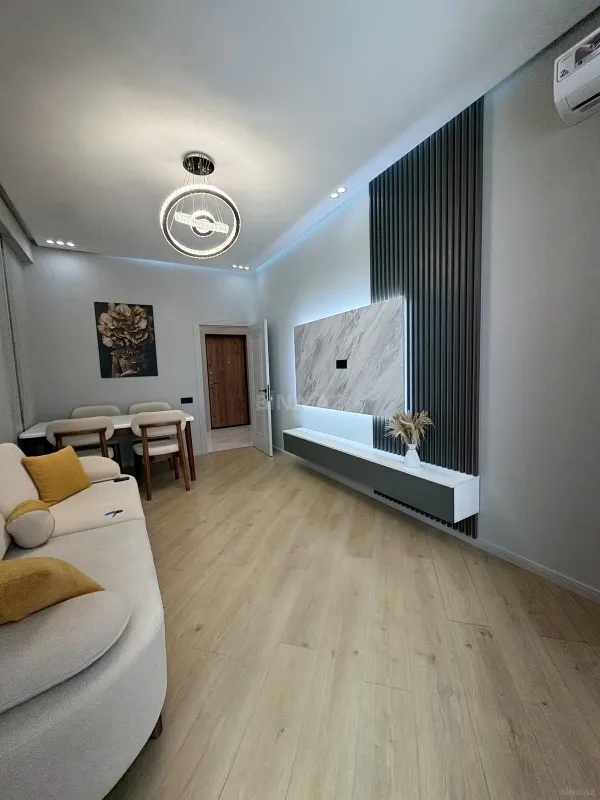 Satılır 2 otaqlı mənzil 55 m²