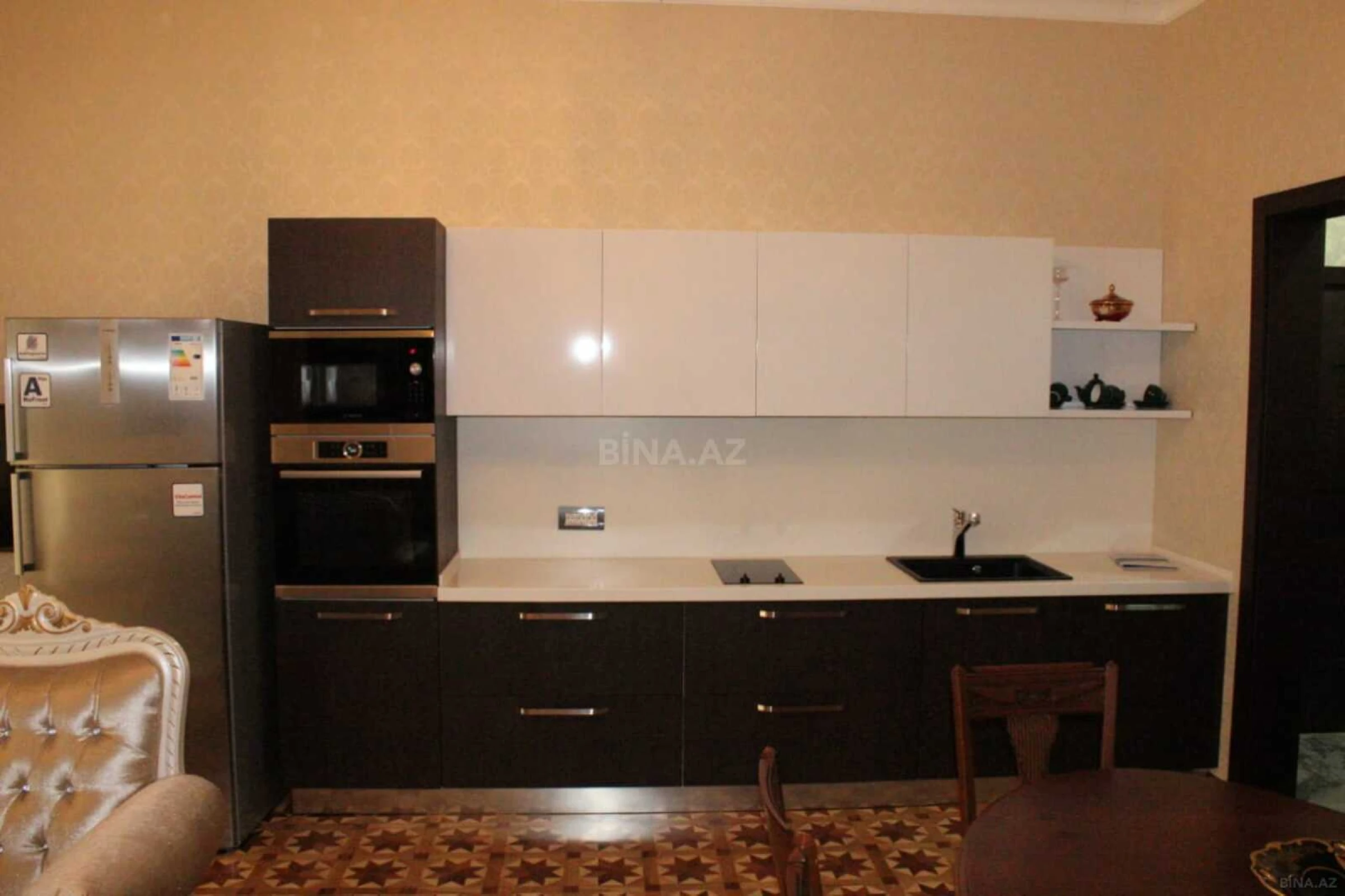 Kirayə verilir 2 otaqlı mənzil 100 m²
