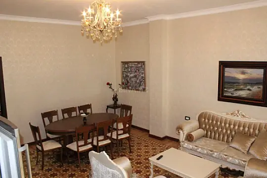 Kirayə verilir 2 otaqlı mənzil 100 m²