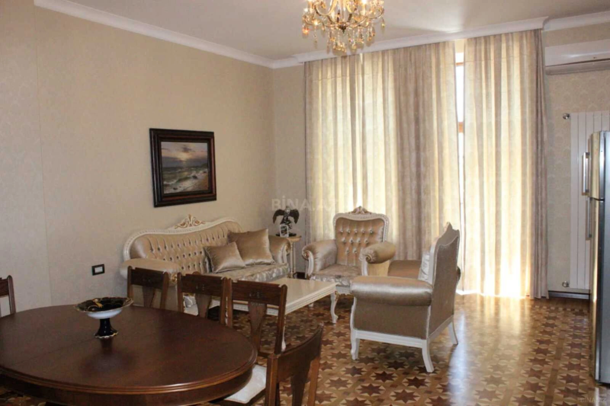 Kirayə verilir 2 otaqlı mənzil 100 m²