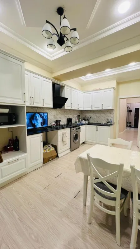 Kirayə verilir 3 otaqlı mənzil 128 m²