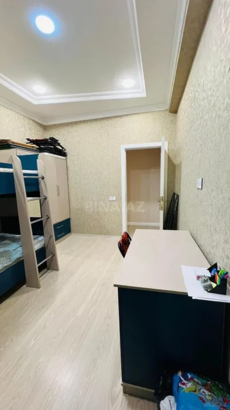 Kirayə verilir 3 otaqlı mənzil 128 m²