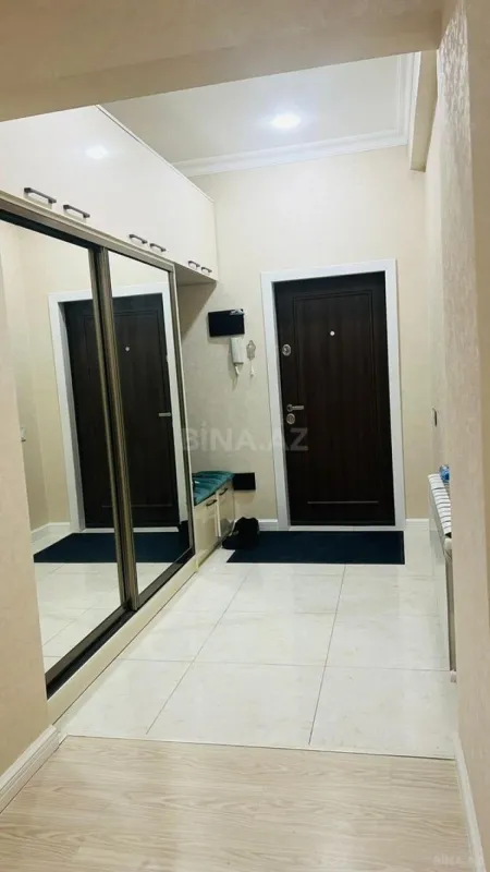 Kirayə verilir 3 otaqlı mənzil 128 m²