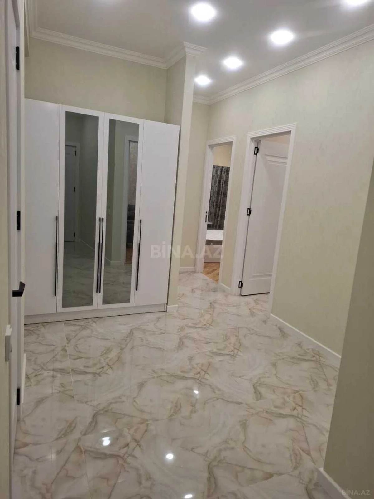 Kirayə verilir 3 otaqlı mənzil 115 m²