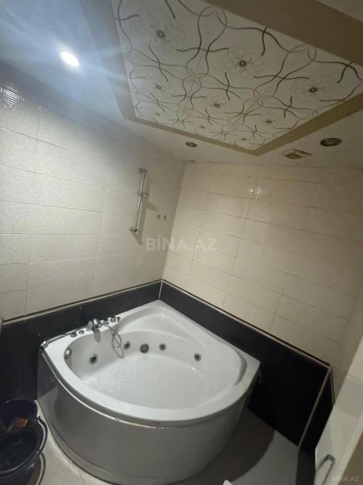 Kirayə verilir 2 otaqlı mənzil 90 m²