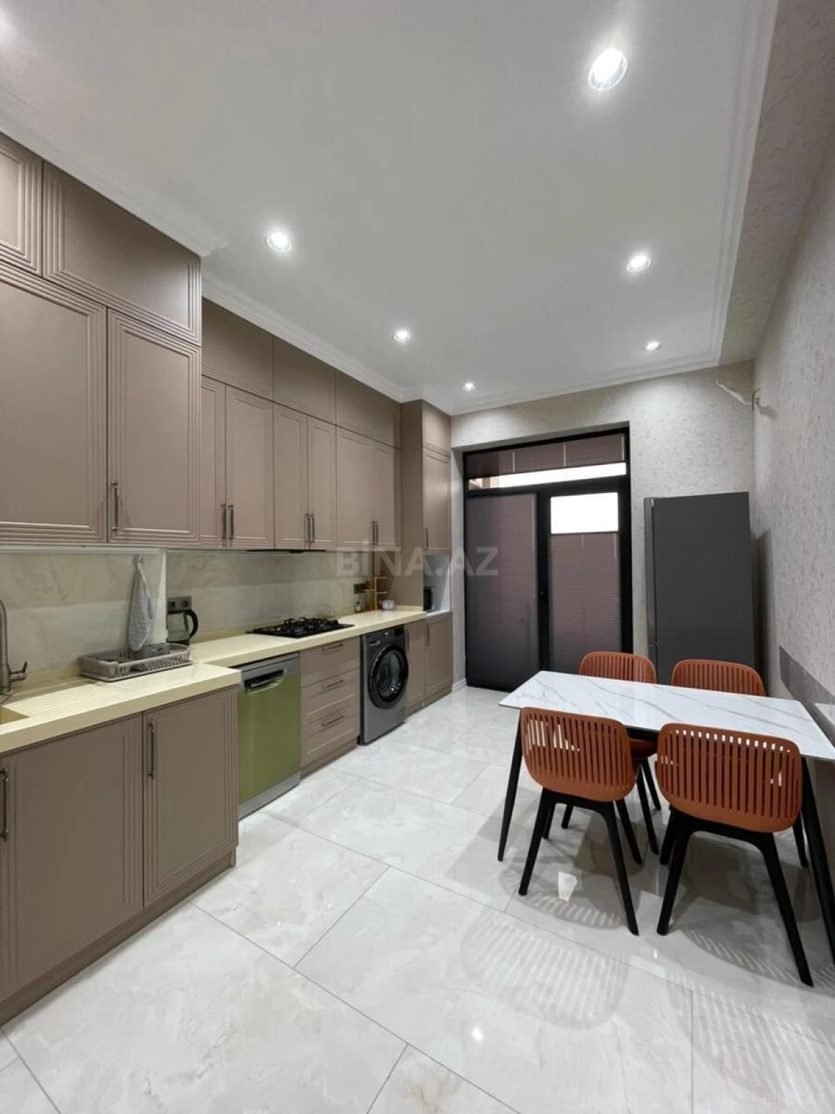 Satılır 3 otaqlı mənzil 95 m²
