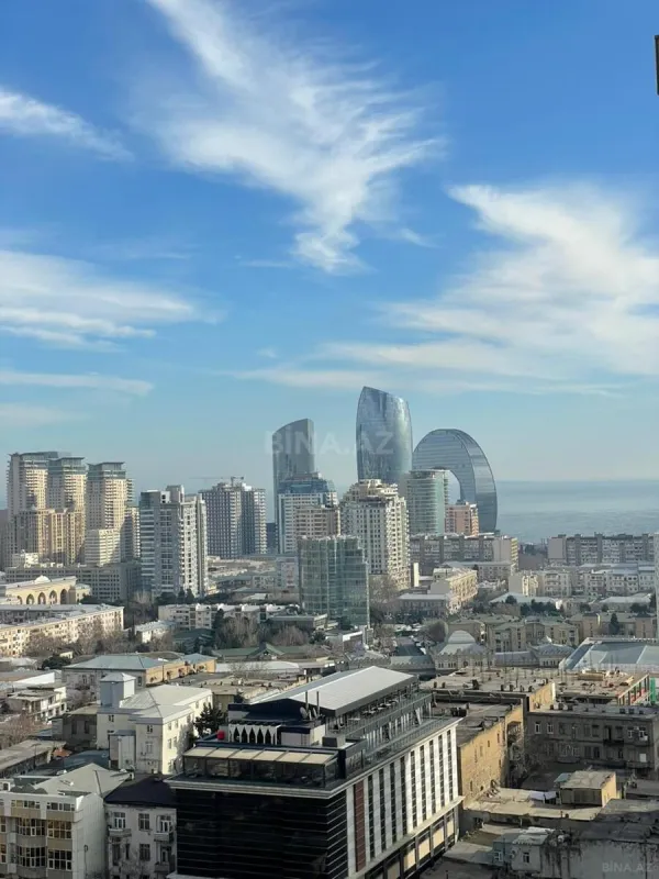 Satılır 3 otaqlı mənzil 95 m²