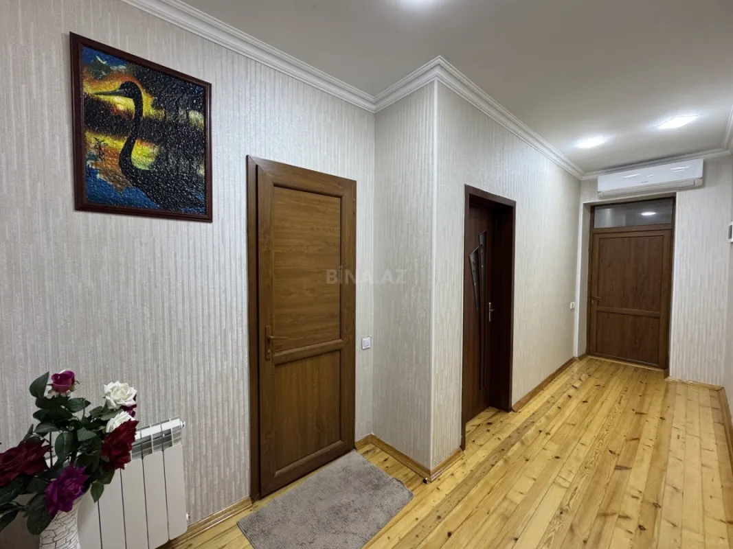 Satılır 5 otaqlı həyət evi 200 m²