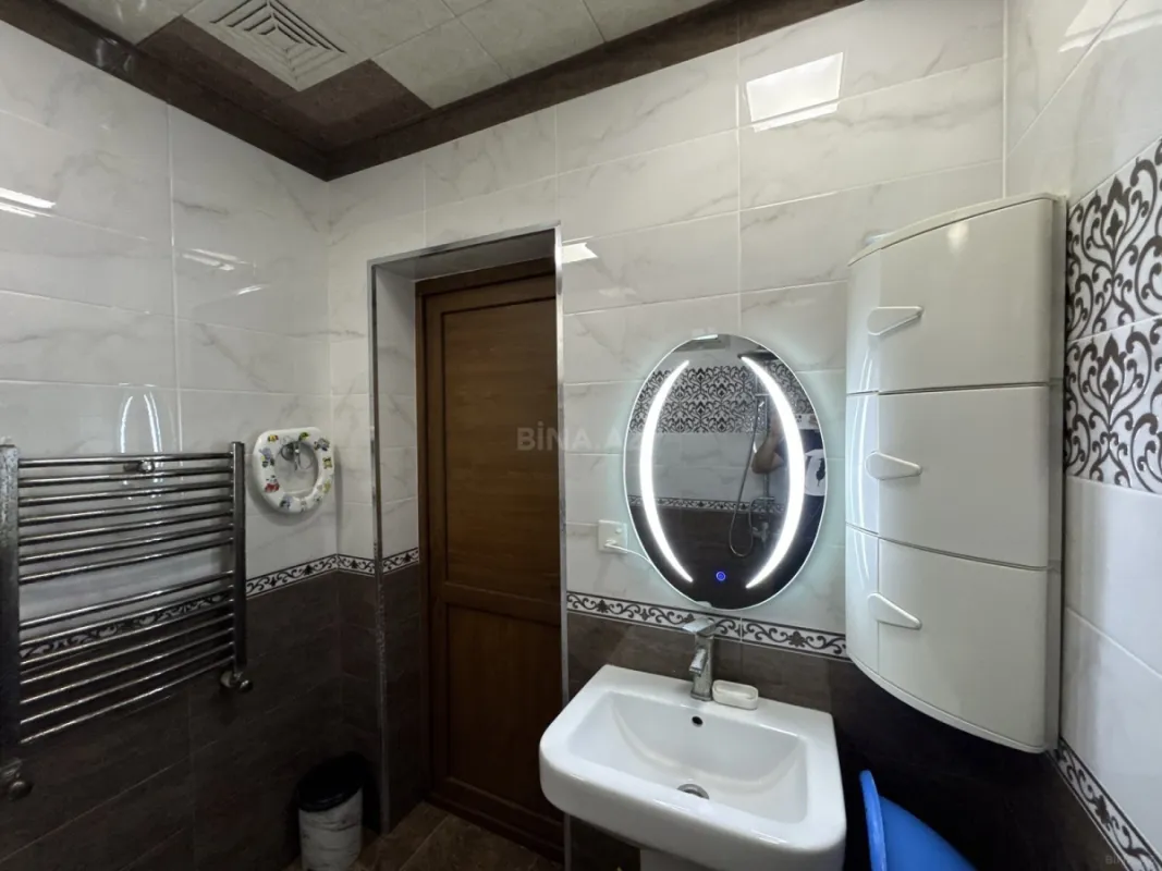 Satılır 5 otaqlı həyət evi 200 m²