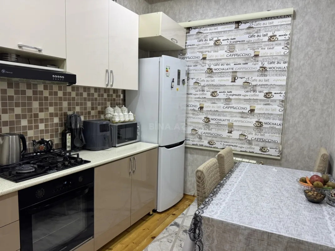 Satılır 5 otaqlı həyət evi 200 m²