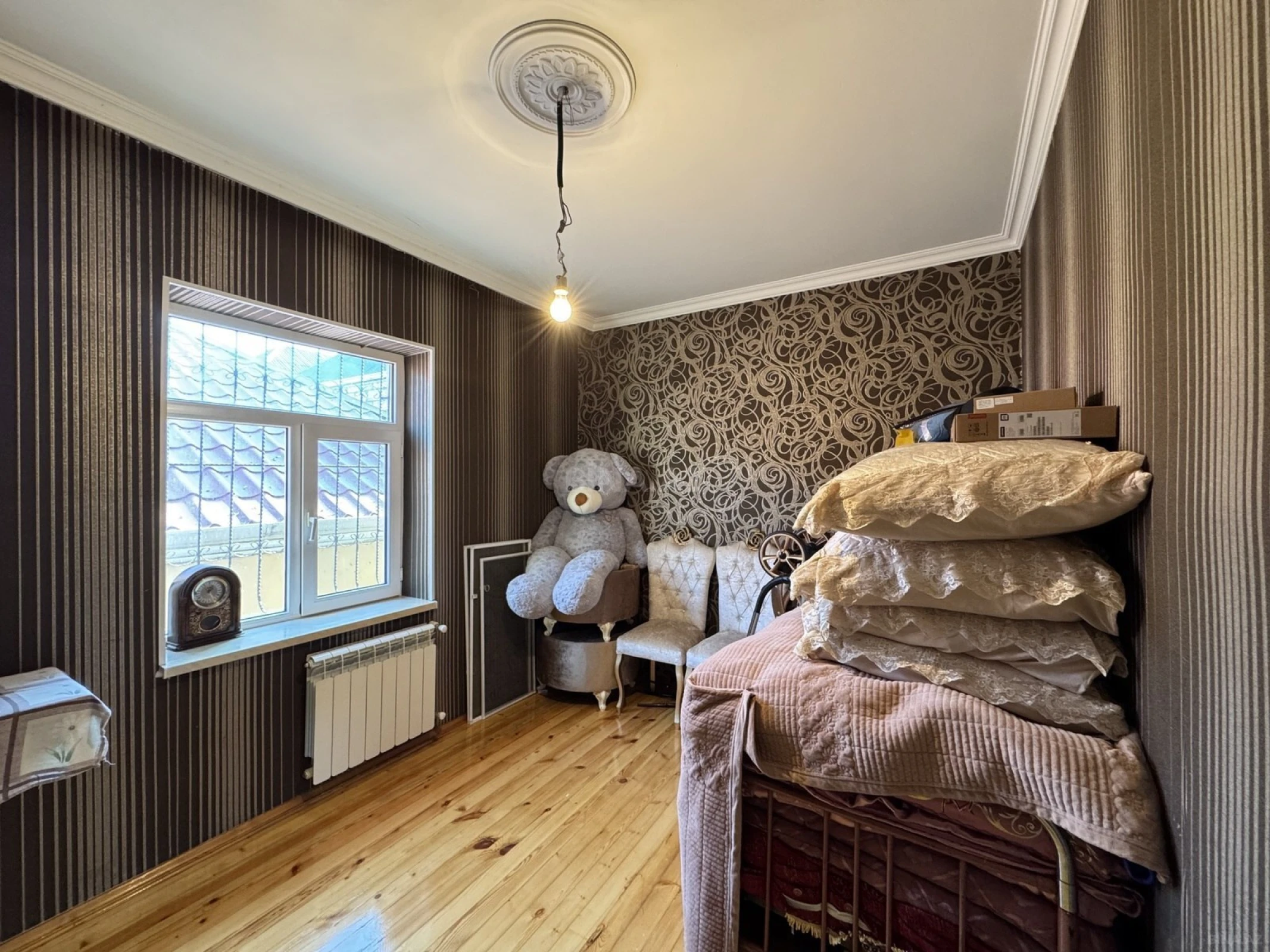 Satılır 5 otaqlı həyət evi 200 m²