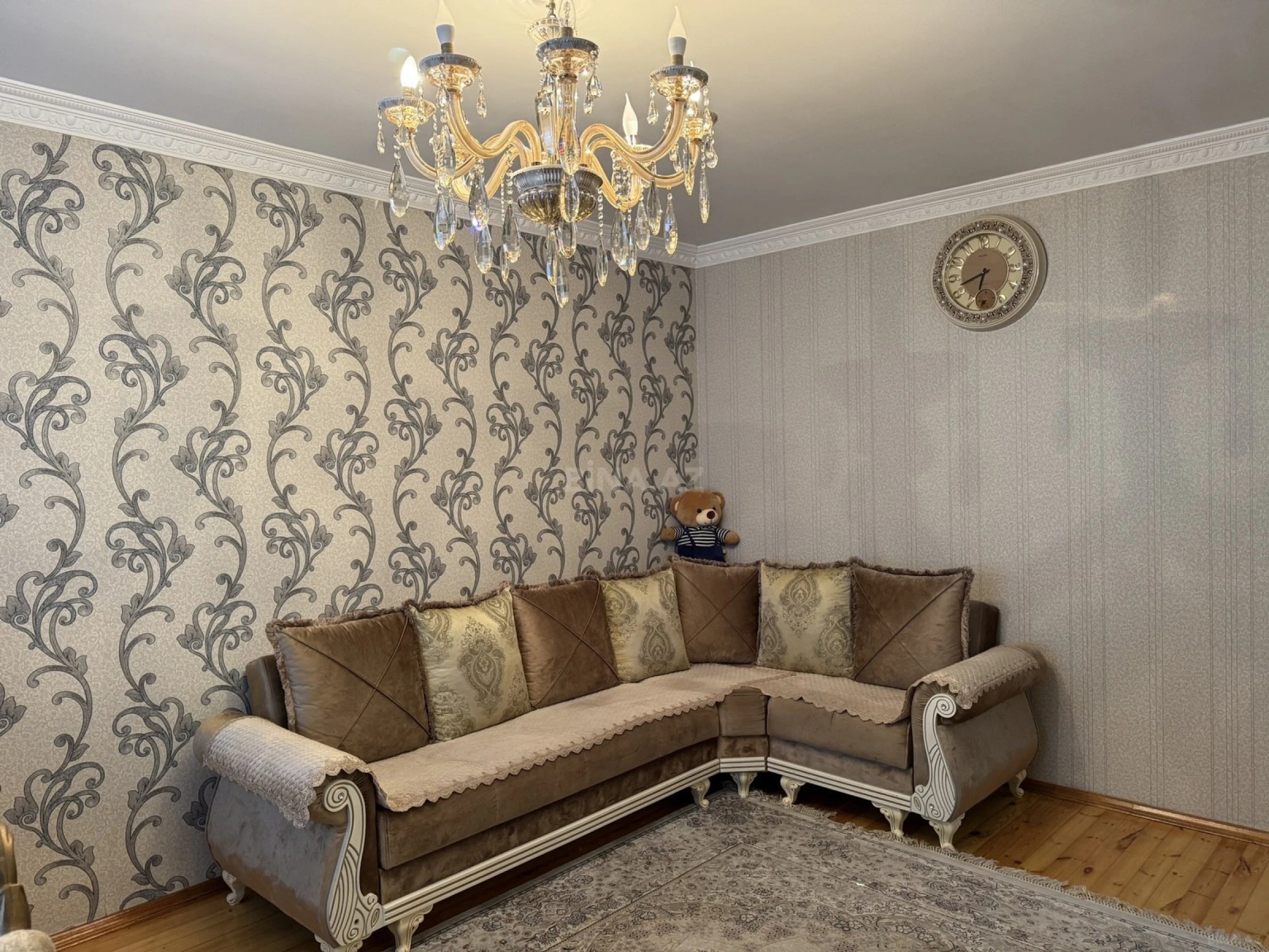 Satılır 5 otaqlı həyət evi 200 m²