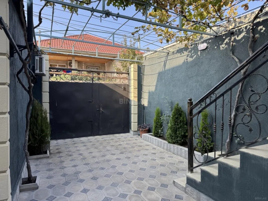 Satılır 5 otaqlı həyət evi 200 m²