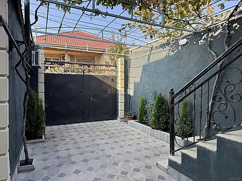 Satılır 5 otaqlı həyət evi 200 m²