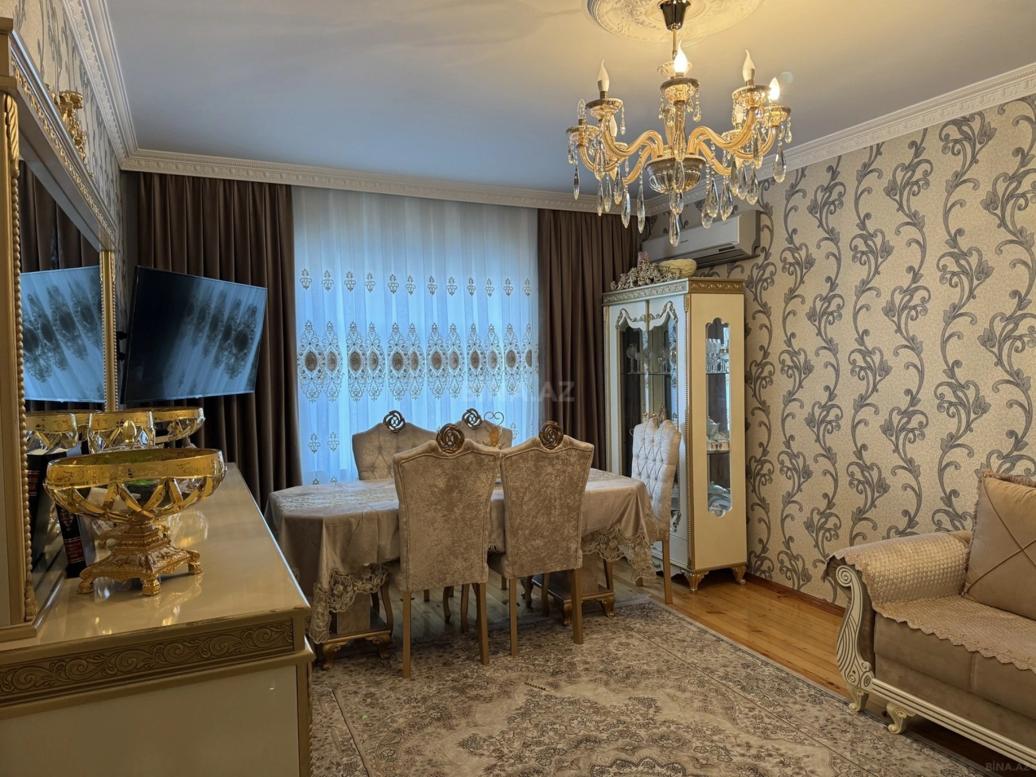 Satılır 5 otaqlı həyət evi 200 m²